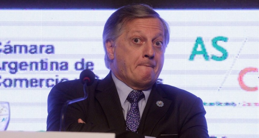 Aranguren reci&eacute;n despedido y ya denunciado