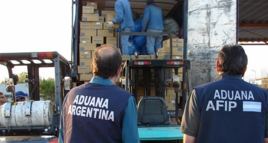 Aduaneros paran hoy y ma&ntilde;ana: Afectar&aacute; pasos y vuelos internacionales