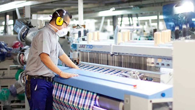 Cae actividad industrial tras trece meses de alzas