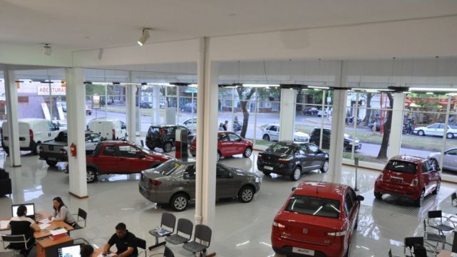 Cae la venta de autos en todo el pa&iacute;s por la incertidumbre econ&oacute;mica 