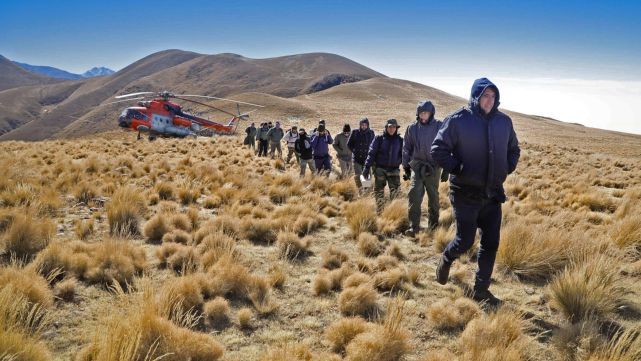 Indignante: dejaron  "a gamba" a los bomberos que auxiliaron al helic&oacute;ptero presidencial