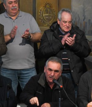 Schmid:  "En el &uacute;ltimo mes se perdieron 11 mil millones de d&oacute;lares y no fue por un paro"