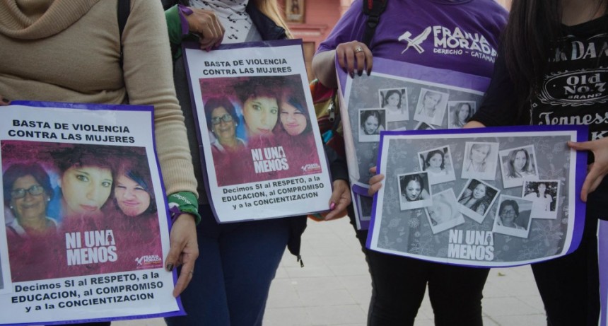 Mujeres gritan Ni una menos en Catamarca