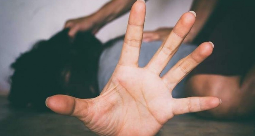 Escalofriante: la invitaron a una fiesta y la violaron entre tres