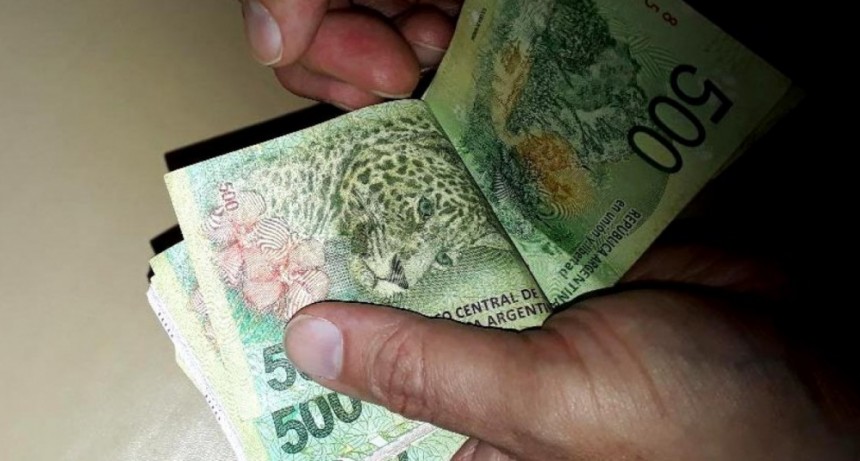 Le ofreció tres mil pesos a una alumna para masturbarlo