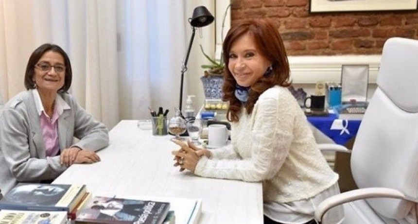 Cristina se lo pidió y Lucia no pudo negarse