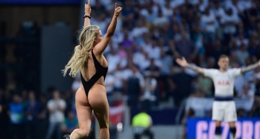 Las confesiones sobre los jugadores del Liverpool de la mujer que irrumpió en la final de la Champions League