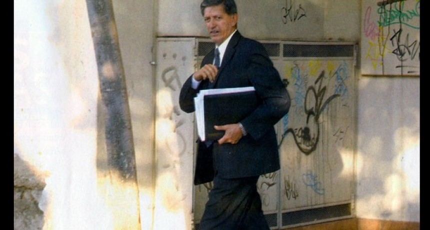 Denuncian a Luis Tula por amenazar con un cortaplumas al hijo mayor de su ex