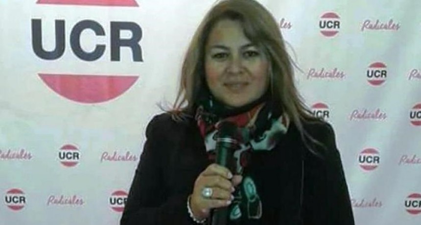 De mujer a mujer: el insólito regalo de una candidata a concejal