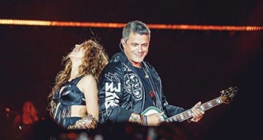 Alejandro Sanz y Shakira el reencuentro en el escenario