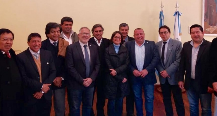 Senadores del Bloque FPV-PJ se reunieron con Corpacci