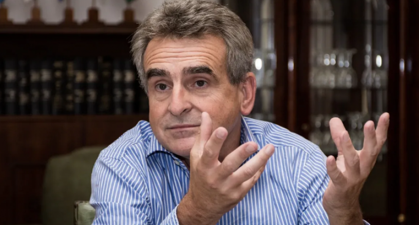 Agustín Rossi contra Miguel Angel Pichetto: Sólo te falta ser botón… o ya lo sos