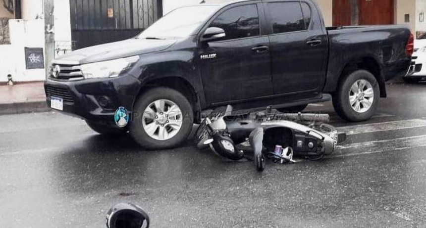 Siniestro vial entre una moto y una camioneta 