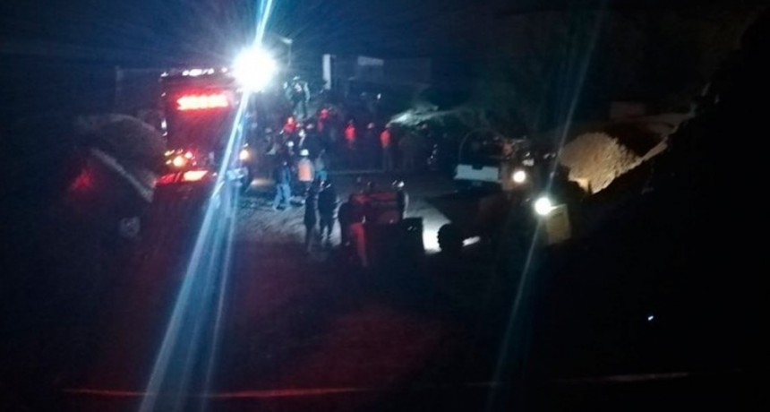 Mineros atrapados en Chile: uno de ellos murió y otro fue rescatado