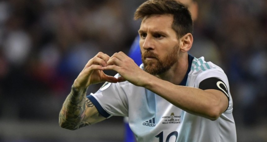 Le escribió borracho a Messi y su mensaje estalló: Sacanos de ésta por favor