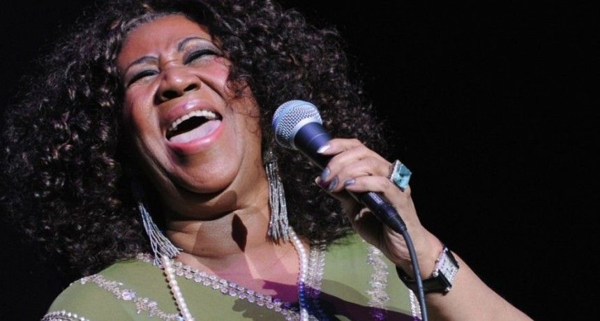 Encontraron un testamento de Aretha Franklin escondido bajo los almohadones de su sofá