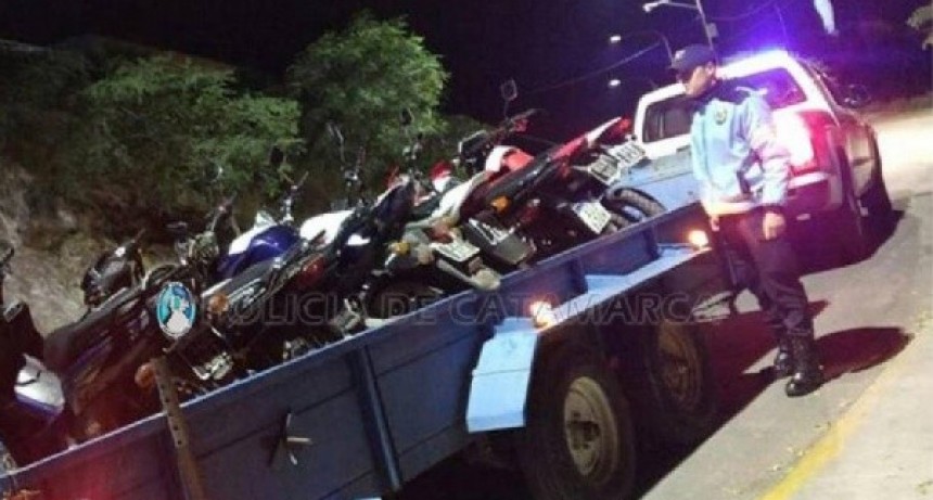 Secuestran 156 vehículos en puestos camineros