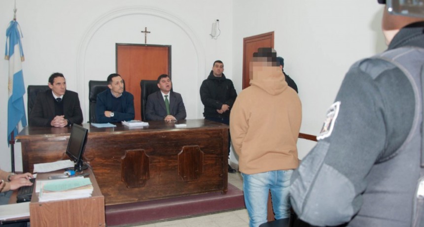 Robo a Las Grullas: Los jueces condenaron al adolescente y al joven a prisión efectiva