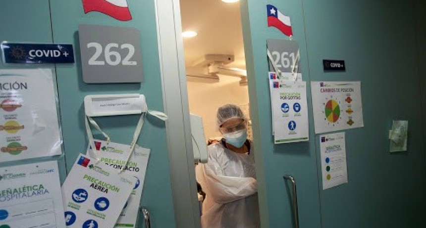 Con un 98% de ocupación en salas de terapia intensiva, aumenta la crisis por COVID-19 en Chile