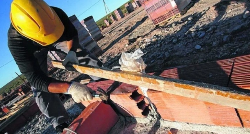 La construcción se derrumbó más de 75% en abril