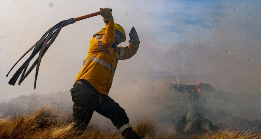 Cerro Ancasti hoy se espera contener la totalidad del incendio