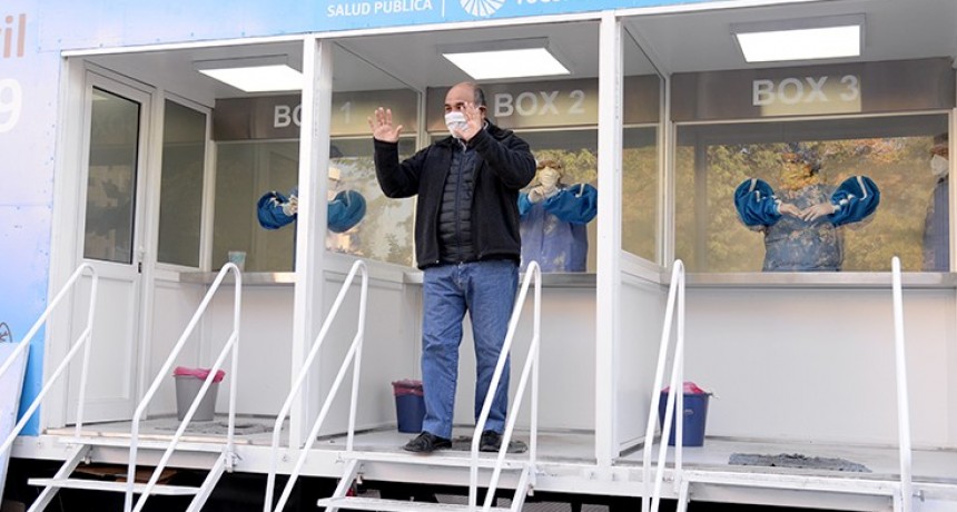 Manzur se realizó un hisopado para descartar posible contagio tras viajar a Buenos Aires