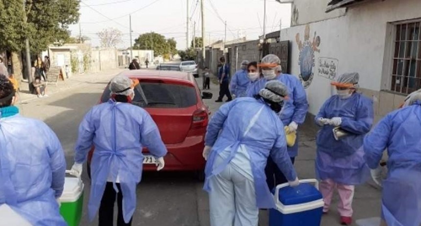 Continúa la campaña de vacunación casa por casa
