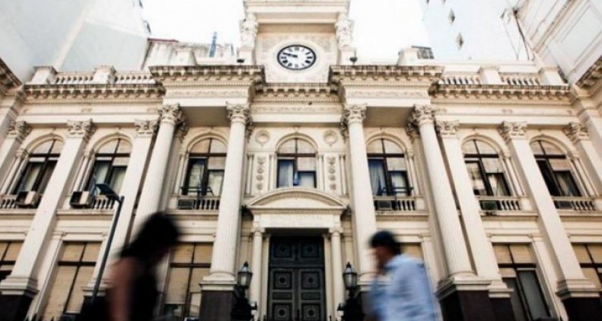 En medio de la pandemia, el BCRA gastó $ 2.390.000 en servicio de traslado de Aerolíneas Argentinas