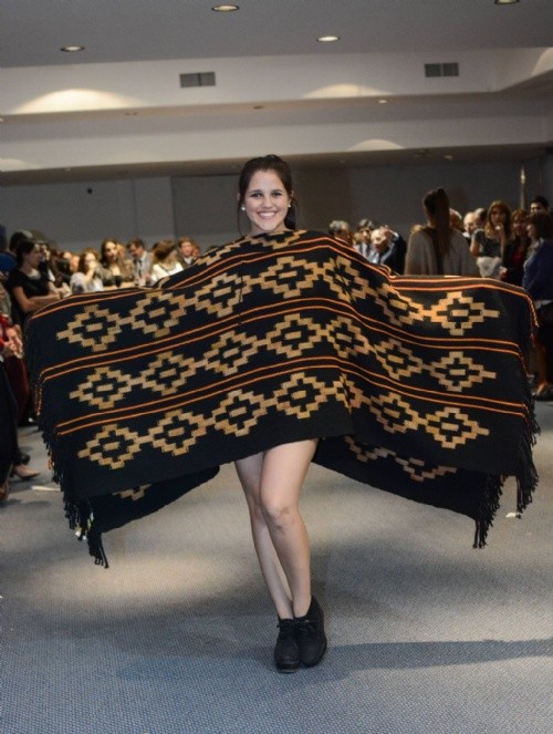 Mega desfile de Ponchos en el Paseo de la Fe