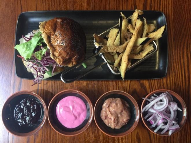 Por qué incorporar los alimentos morados a la dieta