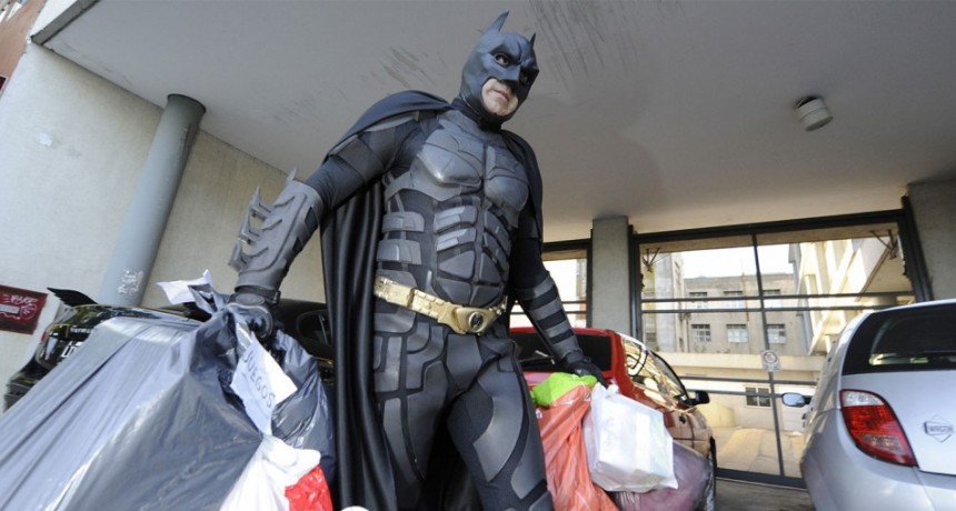 Batman, m&aacute;s solidario que nunca
