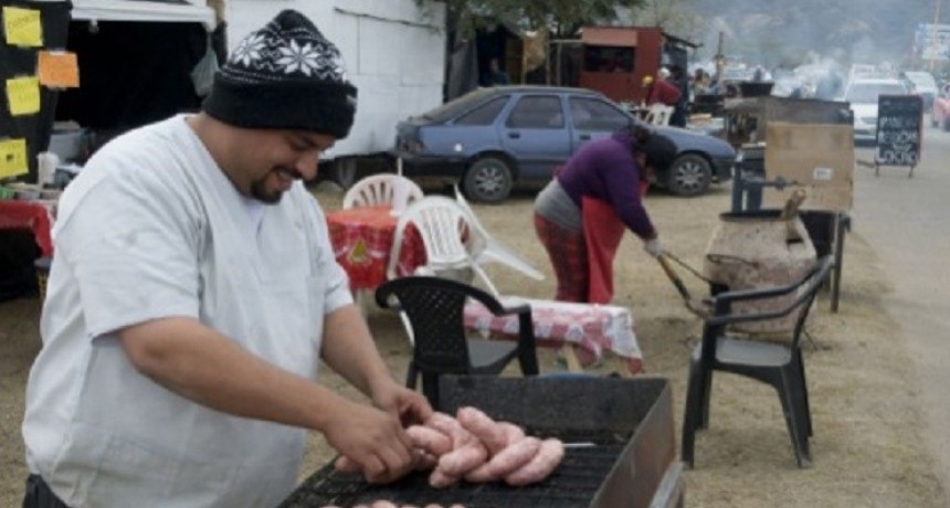 PONCHO: El control sobre  higiene y alimentos en puestos de comidas ser&aacute; estricto 