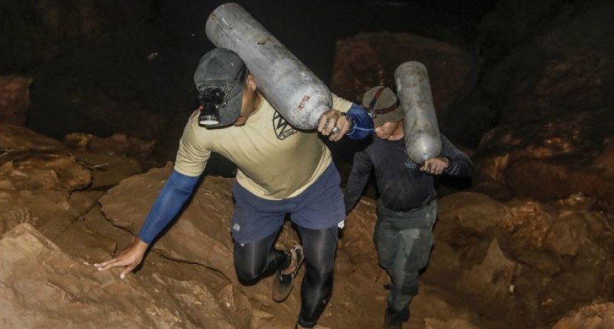 Tailandia: muri&oacute; un hombre que intentaba salvar a los ni&ntilde;os atrapados en una cueva