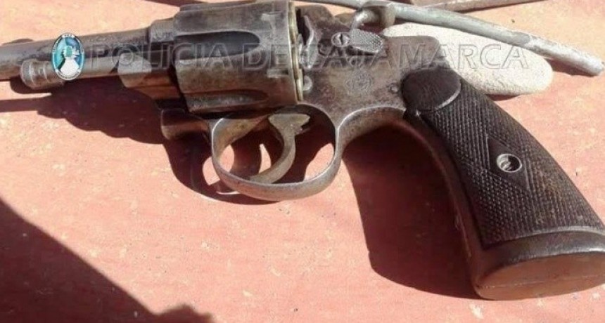 Amedrent&oacute; a las ladronas a pura balas