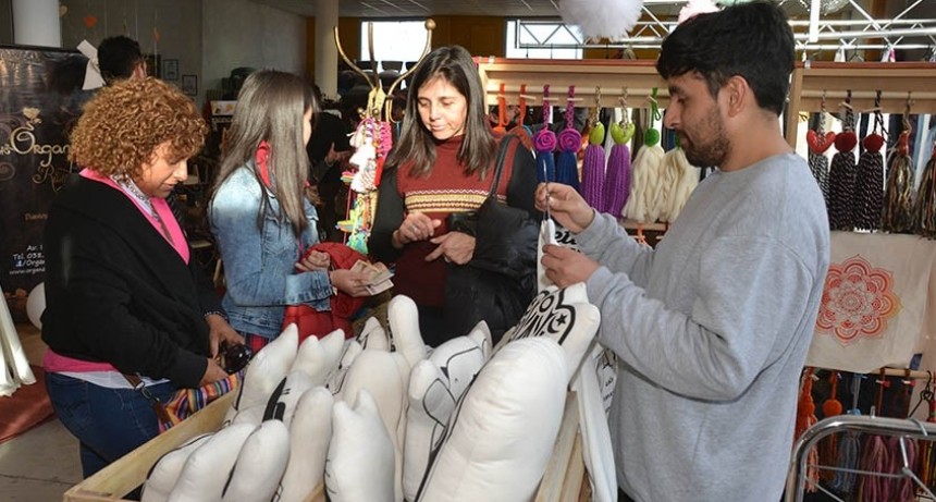 Se extiende el horario de atenci&oacute;n en la feria del Poncho