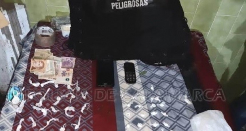 Lo detienen con 68 dosis de "alita de mosca"