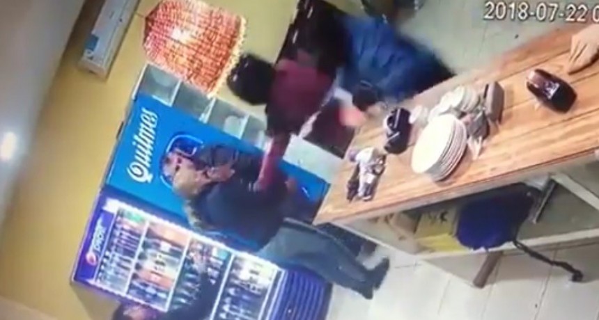 Asaltantes, a los tiros en una lomiter&iacute;a