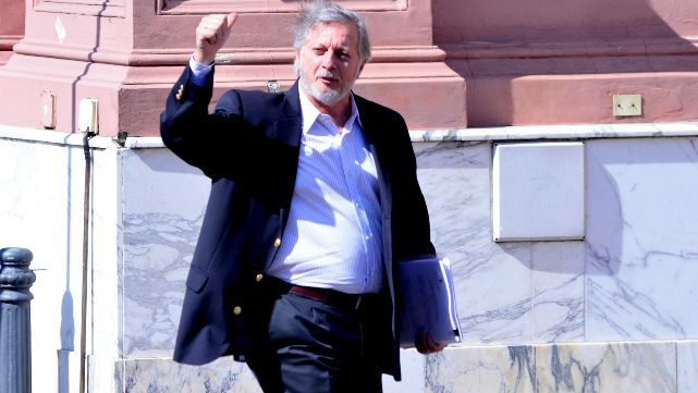 El lamento de Aranguren:  "No quer&iacute;a irme, no renunci&eacute;"