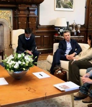 Macri, con la familia del joven premiado por la NASA que fue asesinado