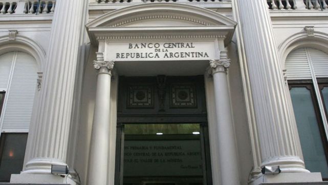 Se aceler&oacute; la fuga de d&oacute;lares
