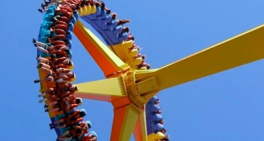 Terror en parque de diversiones: platillo volador se partió en dos y provocó una tragedia