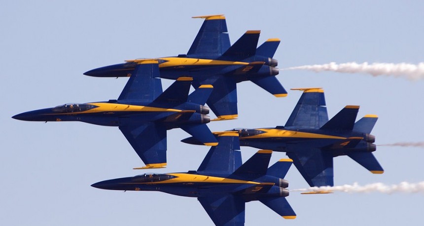 Los Blue Angel de la armada se preparan para el día de la Independencia en EEUU