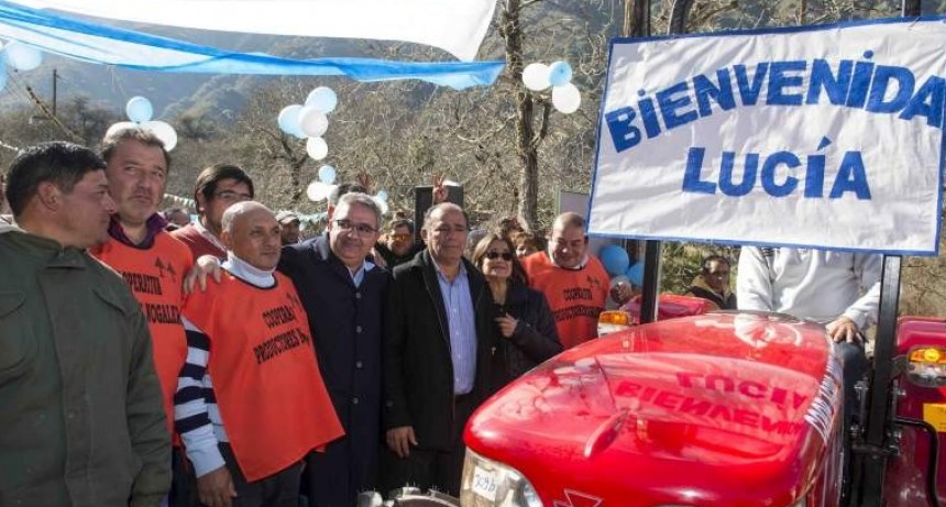 Corpacci entregó maquinarias en Capayán y volvió a criticar al gobierno Nacional
