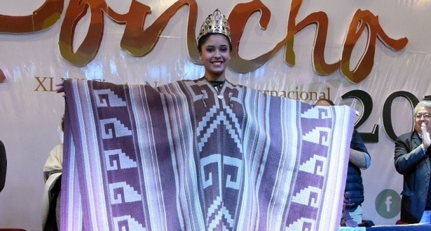 Se entregaron los premios a los mejores artesanos del Poncho 2019