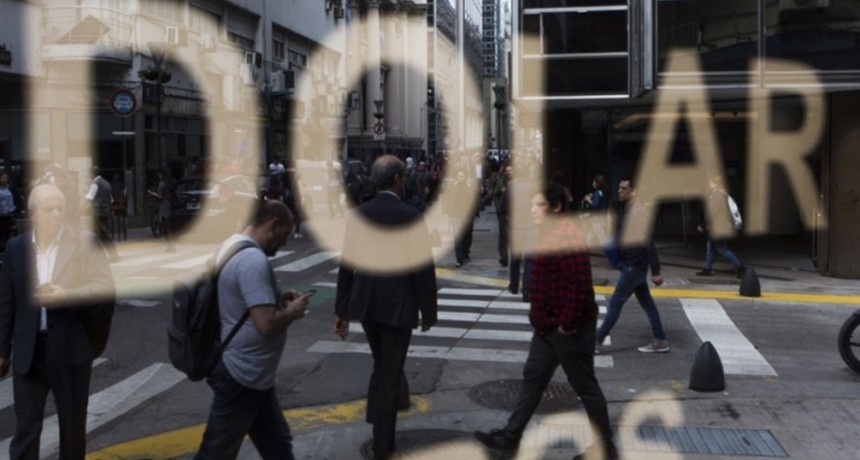 El dólar cae por segunda rueda consecutiva y se vende a $43,56