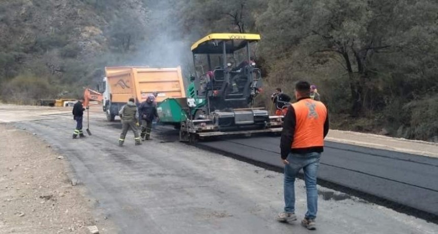 Cébila: se inició la pavimentación de los tramos dañados