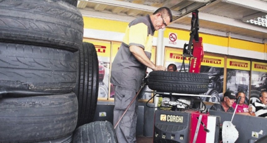 Trabajadores del neumático tendrán un aumento salarial del 67 por ciento