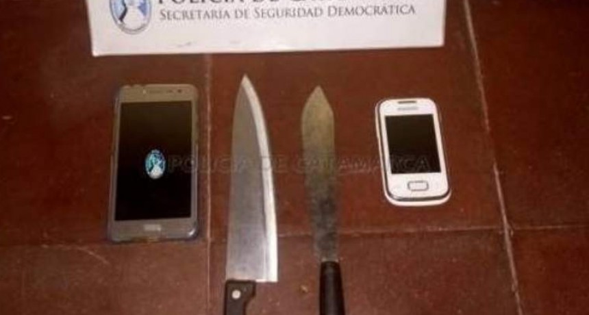 Asalto violento: forcejeó con un ladrón que tenía dos cuchillos