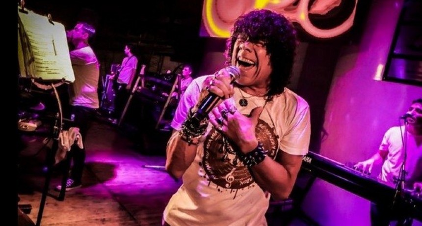 La Mona Jiménez reversionó el Himno Nacional en cuarteto