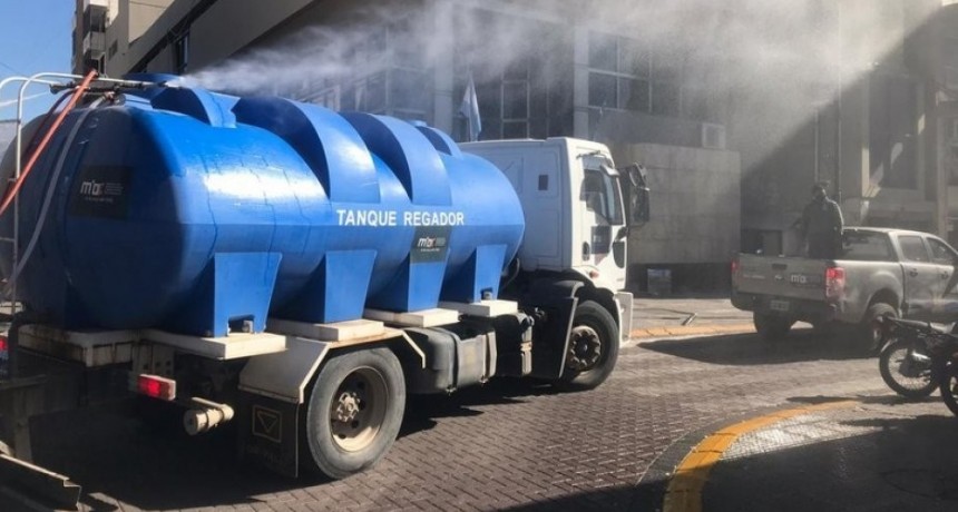 Continúan las desinfecciones preventivas en barrios y lugares de mayor concurrencia